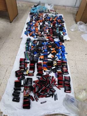 إحباط تهريب (1534) ارجيلة وسيجارة الكترونية اخفيت في اماكن سريـة ..(صــور)