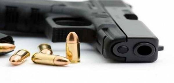 عمان : تزوج منذ اربع شهور ...فاشترى 3 مسدسات واطلق عليها 6 رصاصات