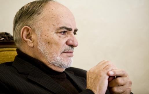 الموت يغيب الدكتور عبد اللطيف عربيات