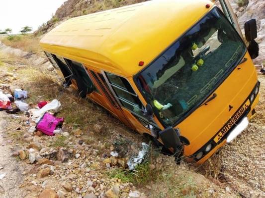 3 اصابات بتدهور باص مدرسة يحمل رحلة عائلية في البلقاء