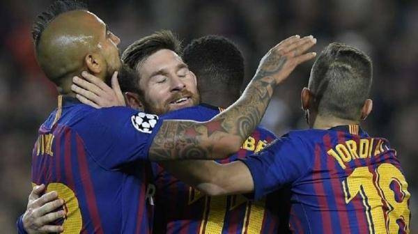 لاعب برشلونة الذي تغلب على ميسي بعدد مرات التتويج بالدوري