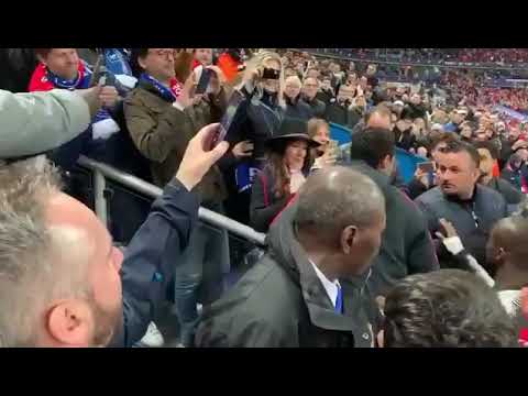 بالفيديو..نيمار يعتدي على أحد المشجعين ويدافع عن نفسه في الإنستغرام