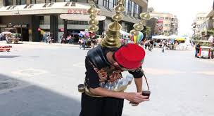 قبل رمضان ..  الغذاء والدواء تتلف (300) عبوة تمر هندي