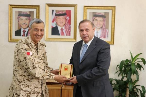 عمان العربية والملحقية العسكرية البحرينية تبحثان التعاون المشترك