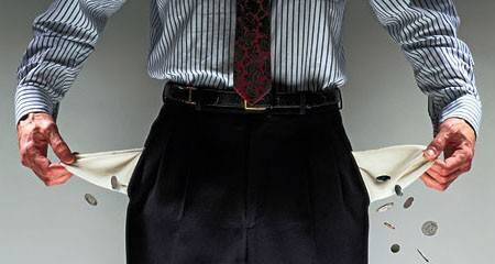 حدث في دائرة قاضي القضاة موظف يتقاضى راتب (7) فلسات.. (تفاصيل)