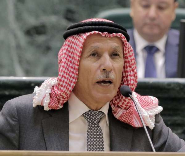 العرموطي : متنفذون يهربون السجائر الى الاردن.. والمصانع ما زالت قائمة والحكومة تخالف دائرة الافتاء !!