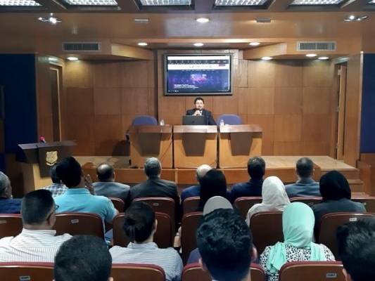 محاضرة للنائب د. الرقب بعنوان القدس في قلوب الأردنيين وعيون الهاشميين في جامعة عمان الأهلية