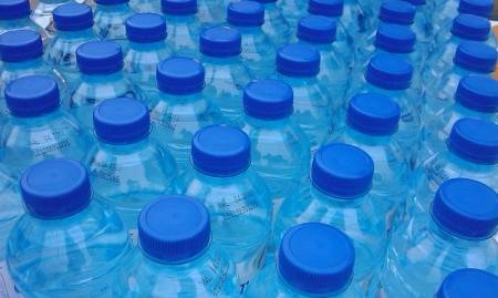 ضبط عبوات مياه غير صالحة للاستهلاك في الشونة