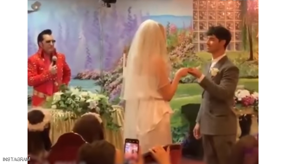 بـ600 دولار.. زواج مفاجئ لنجمة صراع العروش في لاس فيغاس