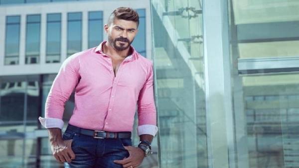 نجم عربي يكشف عن إصابته بورم في حباله الصوتية