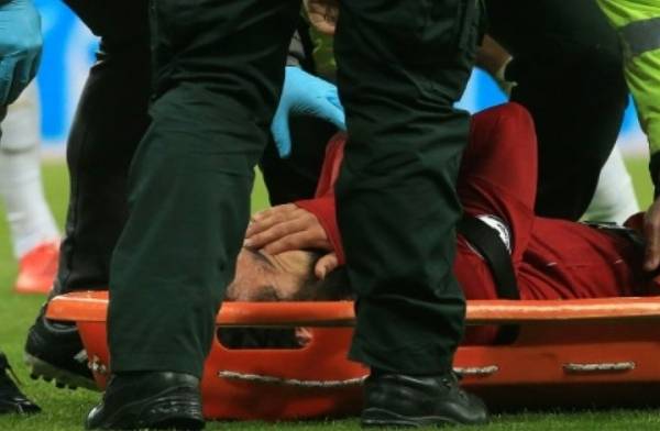 ارتجاج في الدماغ يمنع صلاح من لقاء برشلونة بدوري الأبطال