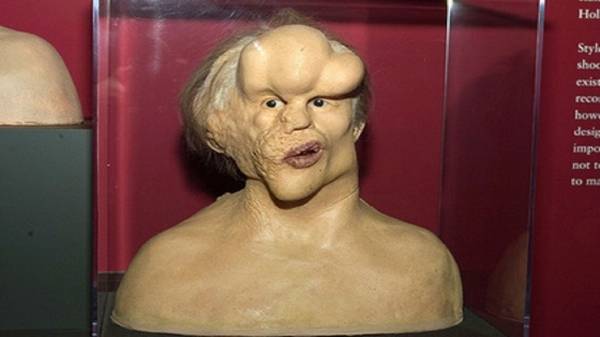 العثور على قبر الرجل الفيل