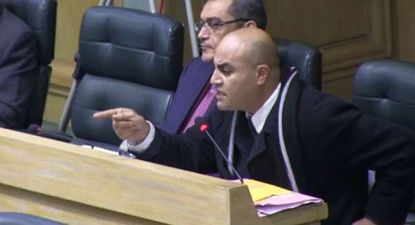 صداح الحباشنة: الرزاز أعلن الحرب على الشعب الأردني.. ومؤشرات استهزائه بالشعب واضحة