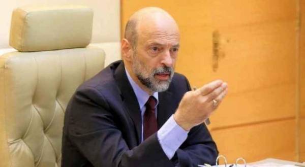 كُتّاب وصحفيون ومحللون اعتبروا التعديل الحكومي الأخير مسيئًا..وآخرون يرون أن هناك إخفاقًا فاضحًا في الحكومة