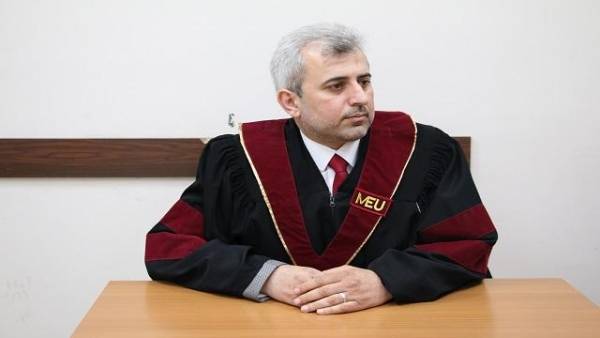 أثر خصائص المتجر الإلكتروني على اختيار العلامة التجارية رسالة ماجستير في  الشرق الأوسط 