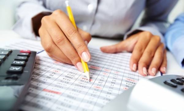 شركة مساهمة عامة تكتشف لوحات مضروبة تزيد القراءات لصالح شركة الكهرباء الكبرى