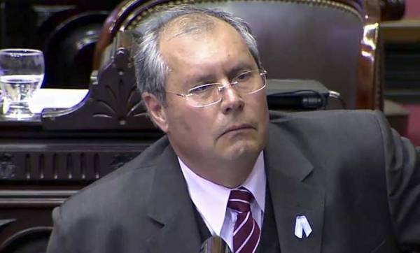 وفاة نائب أرجنتيني متأثرا بجروحه بعد تعرضه لإطلاق نار في وضح النهار