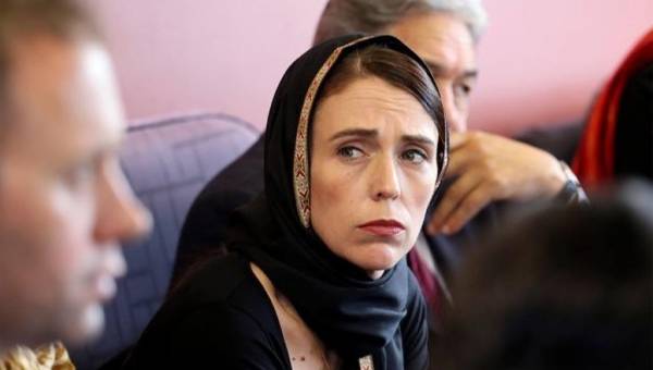 رئيسة وزراء نيوزيلندا: لا أفهم سياسة الولايات المتحدة إزاء حيازة الأسلحة