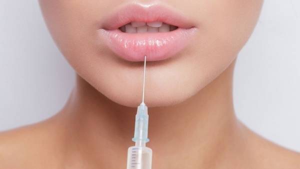 تكبير الشفاه يوقع سيدة بورطة .. شاهد الصور