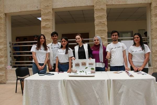 جامعة الشرق الأوسط تنفذ حملة  كلنا من طين لنبذ العنصرية