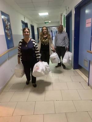 سما آرام وبادري تزور قسم الأطفال بمستشفى الأمير حمزه