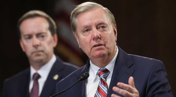 السناتور ليندسي غراهام يدعو إلى رد عسكري ساحق ضد إيران في حال تعرض المصالح الأميركية للخطر