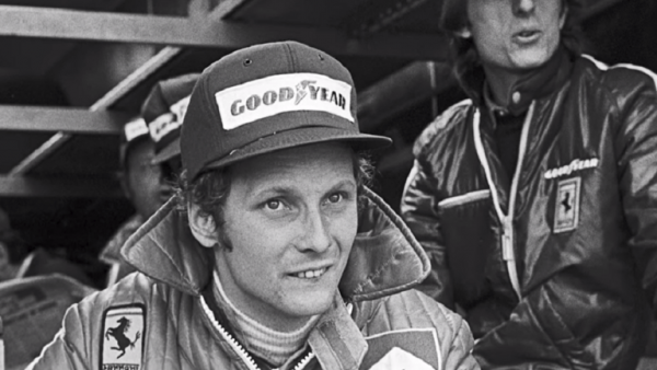 وفاة أسطورة الفورمولا العالمية عن عمر (70) عاماً