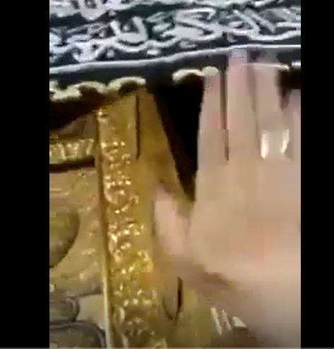 بالفيديو .. اردني يدعو عند الكعبة على الفاسدين الذين سرقوا اموال الاردنيين