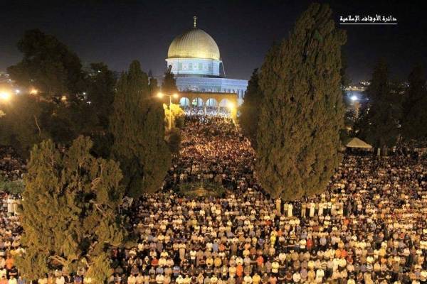 اعتكاف الاف المصلين في المسجد الاقصى .. و (90) الف صلوا التراويح
