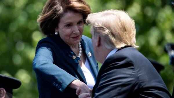 ترامب يهاجم رئيسة مجلس النواب لقد فقدت صوابها !!