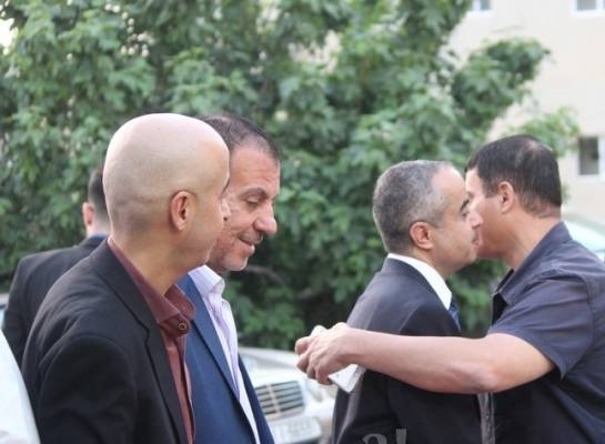 بالصور … الإعلامي أحمد الطيب يقيم مأدبة إفطار رمضانية