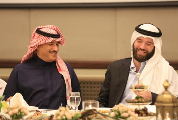 اول رد سعودي رسمي على تقرير مائدة السفير والامير