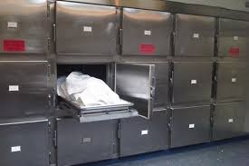 العثور على خمسيني تعرض لعيارين بالرأس والصدر وأداة الجريمة