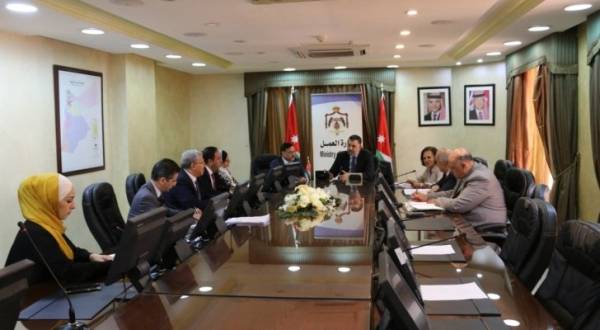 توجه حكومي لاعادة دراسة نظام الخدمة المدنية