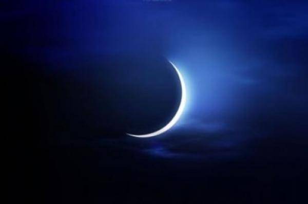 مفتي المملكة يدعو لتحري هلال شوال الاثنين