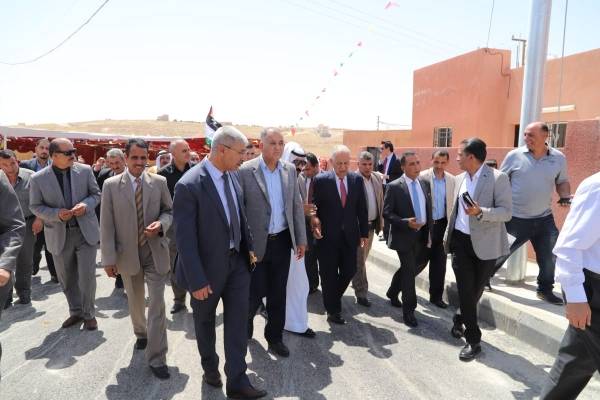 بتوجيهات ملكية.. العيسوي يسلم 25 مسكناً للأسر العفيفة في مادبا