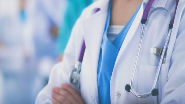 قائمة سوداء باسماء مستشفيات خاصة تأخرت عن دفع رواتب موظفيها !!