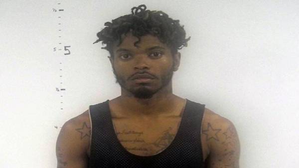 أطلق النار على صديقه بدلا من الدب