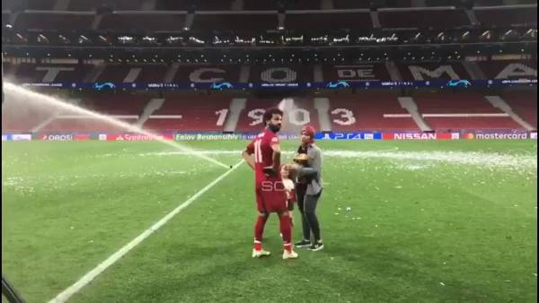 بالفيديو..محمد صلاح يحتفل مع زوجته وابنته مكة بلقب دوري أبطال أوروبا