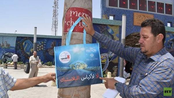 منع استخدام الاكياس البلاستيكية في احدى محافظات مصر .. والسبب ؟؟