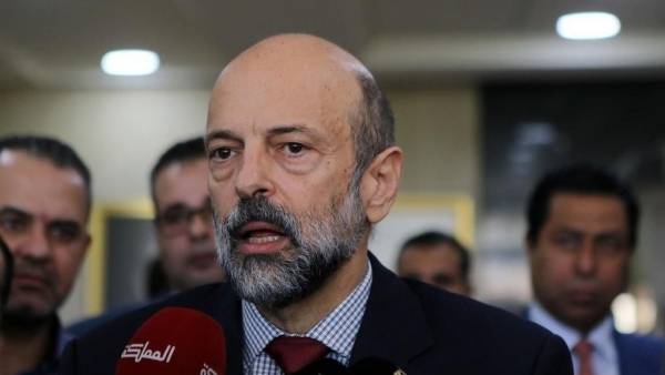 الرزاز يضبط استخدام المركبات .. وساحة خاصة لشطب او بيع او توزيع الفائضة عن الحاجة !!