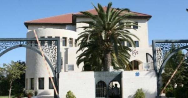 احالة موظفين حكوميين الى التقاعد (اسماء)