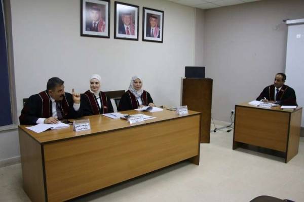 رسالة ماجستير في جامعة الشرق الأوسط تناقش فسخ عقد الإيجار في القانون المدني و قانون المالكين والمستأجرين الأردني