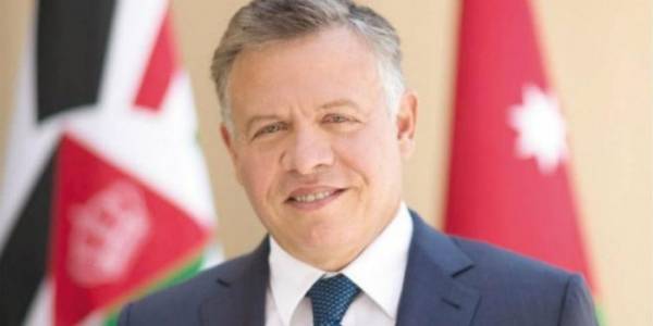 الزرقاء تحتفل بالعيد العشرين لتسلم الملك سلطاته الدستورية