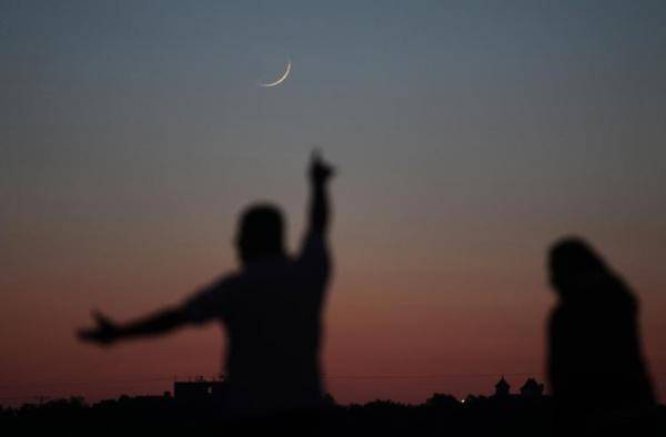 دول أعلنت موعد عيد الفطر