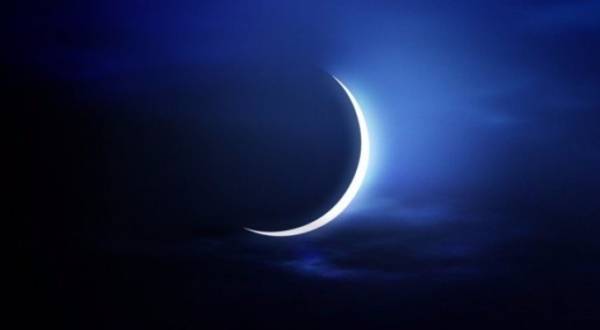 الافتاء توضح بشأن هلال شوال