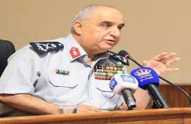 صفحات التواصل تشتعل إشادة وشكر لرجالات الدفاع المدني ومديرها..