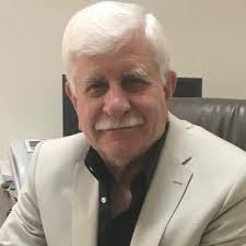 سنوات الجلوس الـ 20 ..تزداد تألقاً عاماً بعد عام