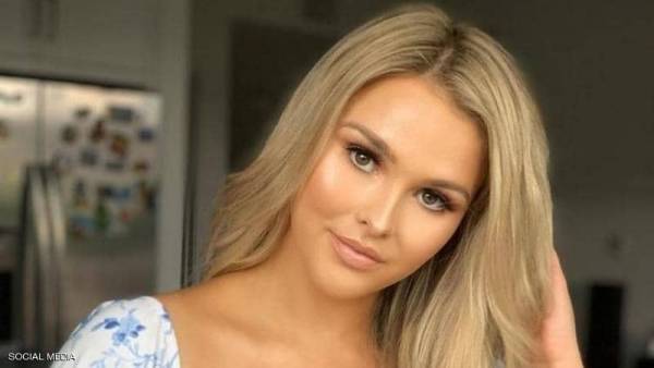 حسناء أبطال أوروبا تكشف سر اقتحام الملعب