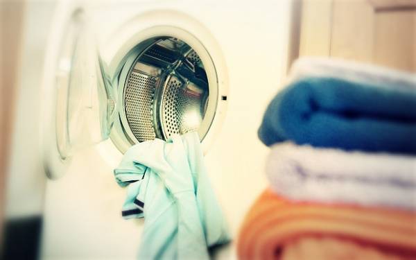 لص يسرق ملابس العيد لـ 100 عائلة في عمان (تفاصيل)